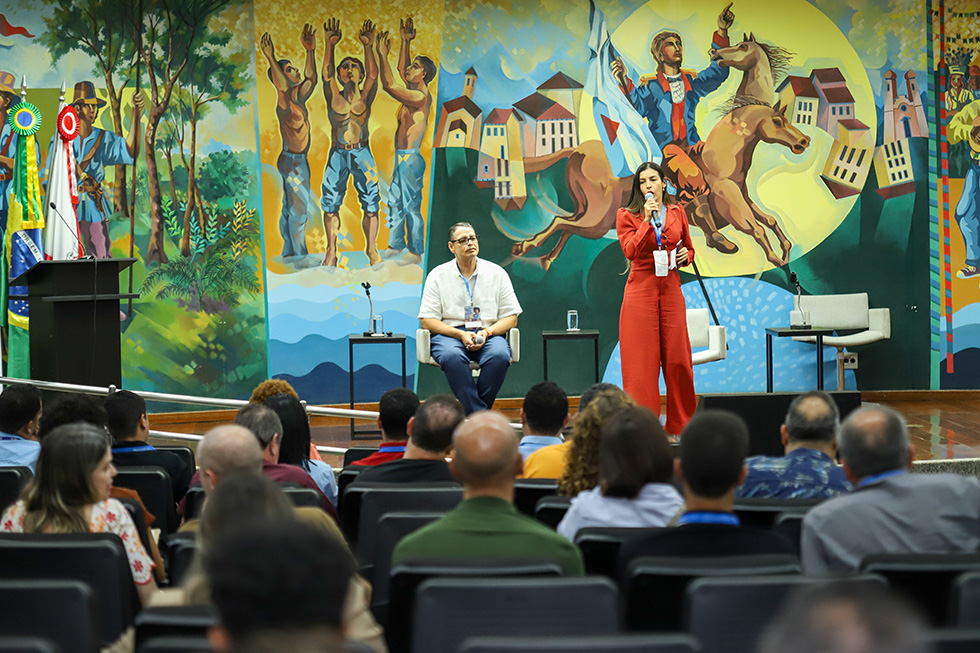 Marco Antonio Pires e Thatiana Soares, apresentaram a experiência de Guanhães (Foto: Verônica Manevy)